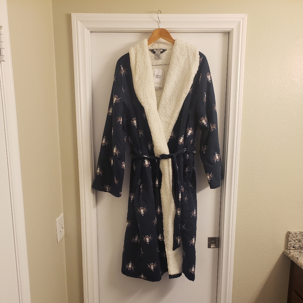 NWT Sherpa Robe Wrangler